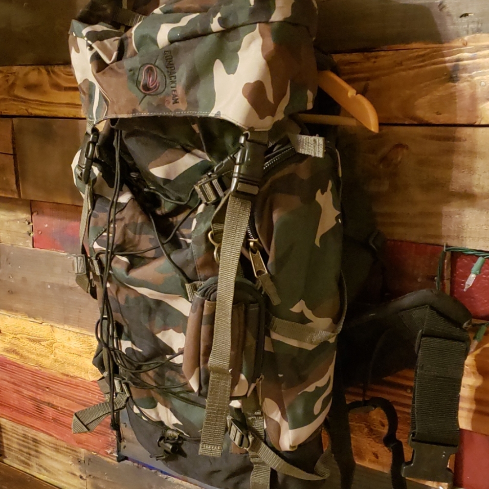 Camouflage Hiking Pack/ Backpack